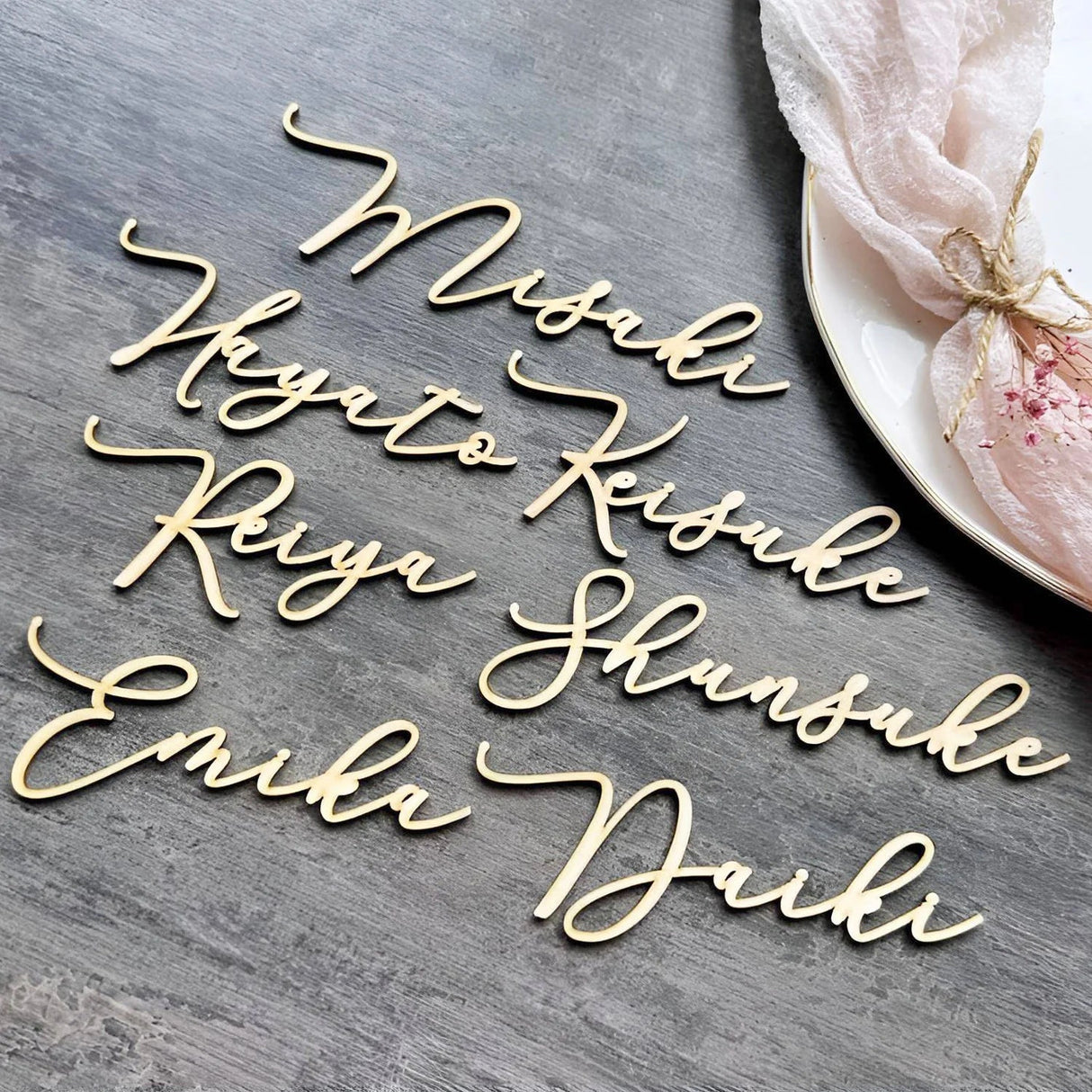Acrylic Wood Place Cards - Luxury Wedding Place Cards, Laser Cut Names Wedding Cards, Customize Wedding Decor Table - I'm Getting Married